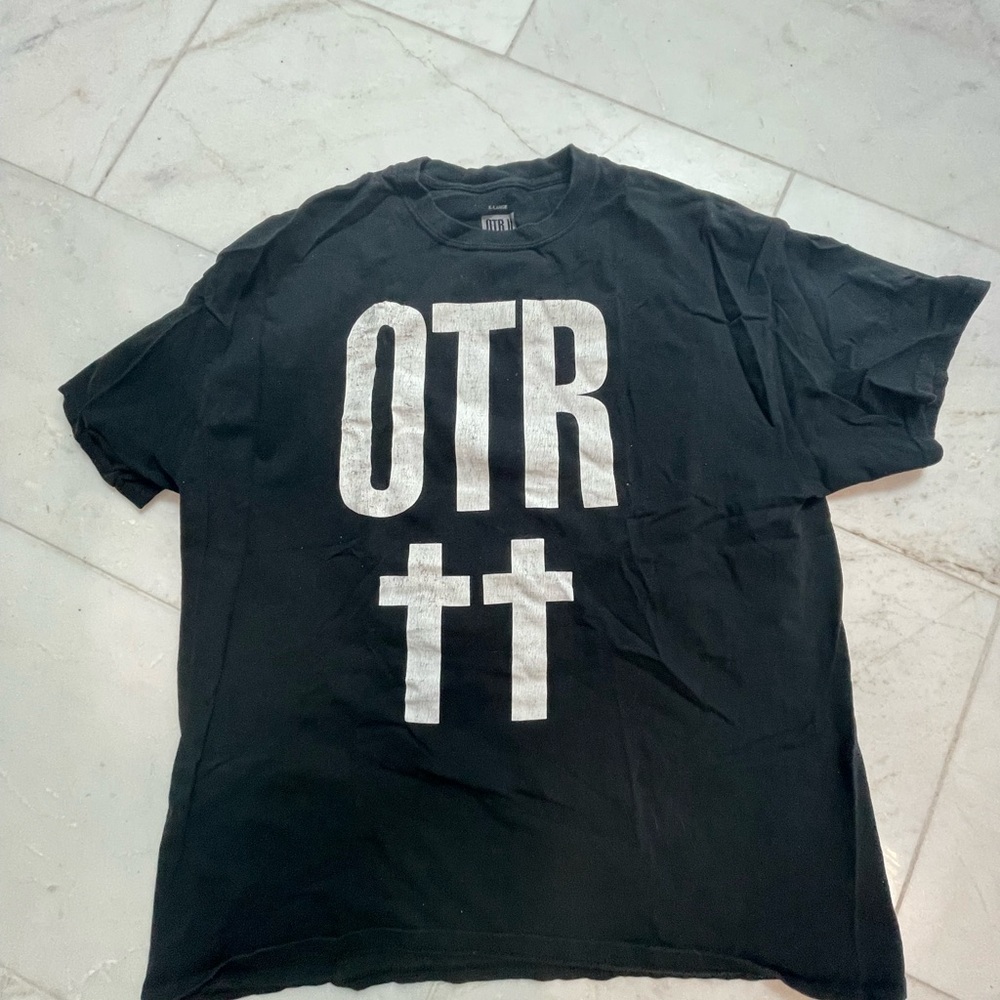 Beyonce and Jay Z On the Run tour shirt .Black and White Short Sleeve Tees